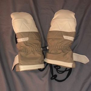 Dakine snowboard gloves!